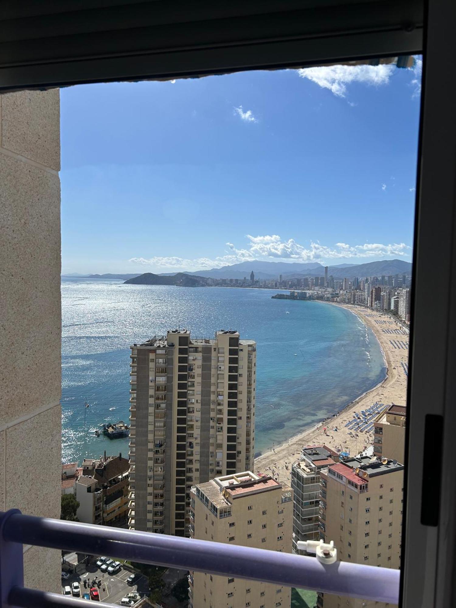 Apartamento Con Preciosas Vistas Y Piscina Benidorm Kültér fotó