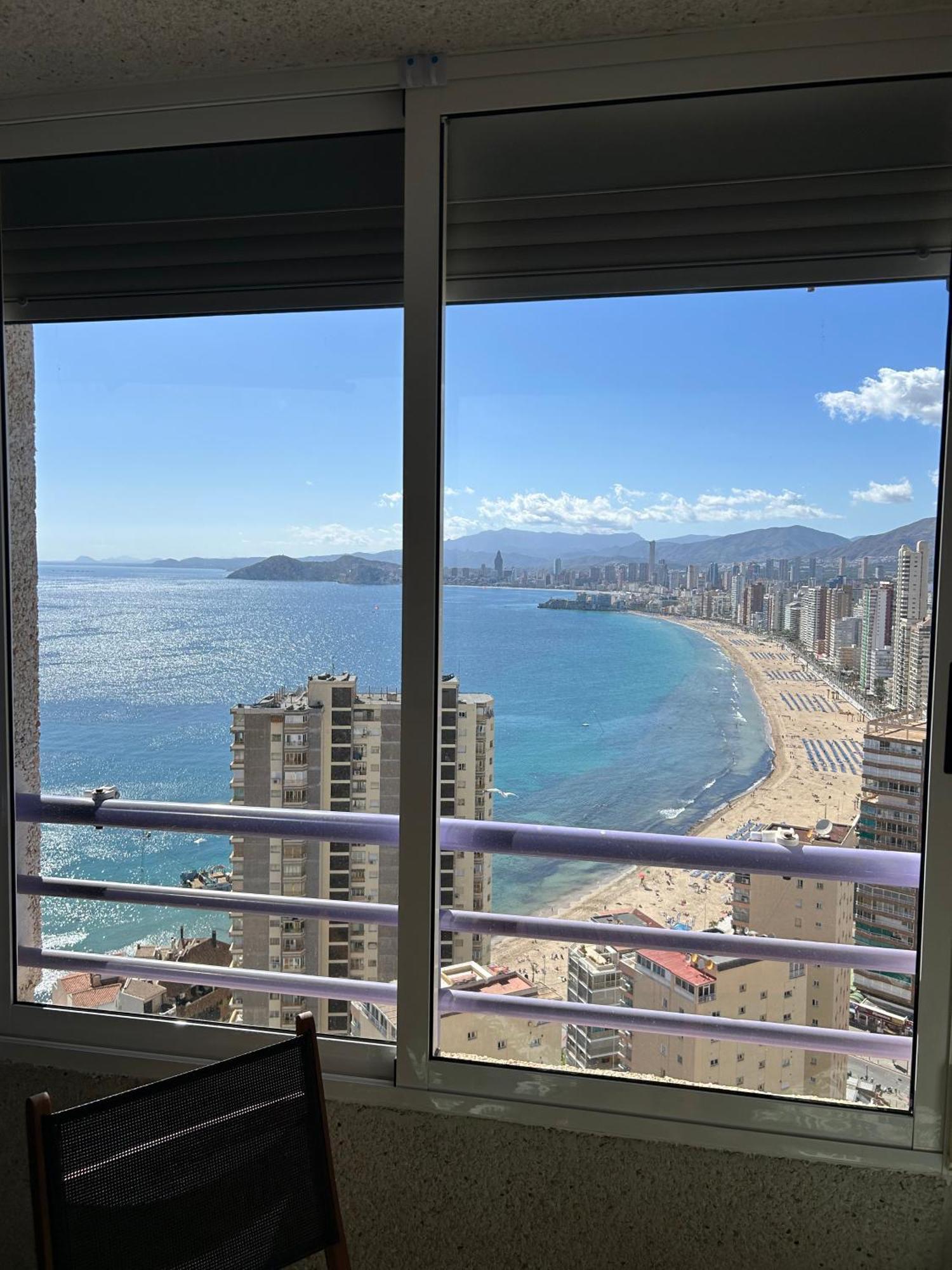 Apartamento Con Preciosas Vistas Y Piscina Benidorm Kültér fotó